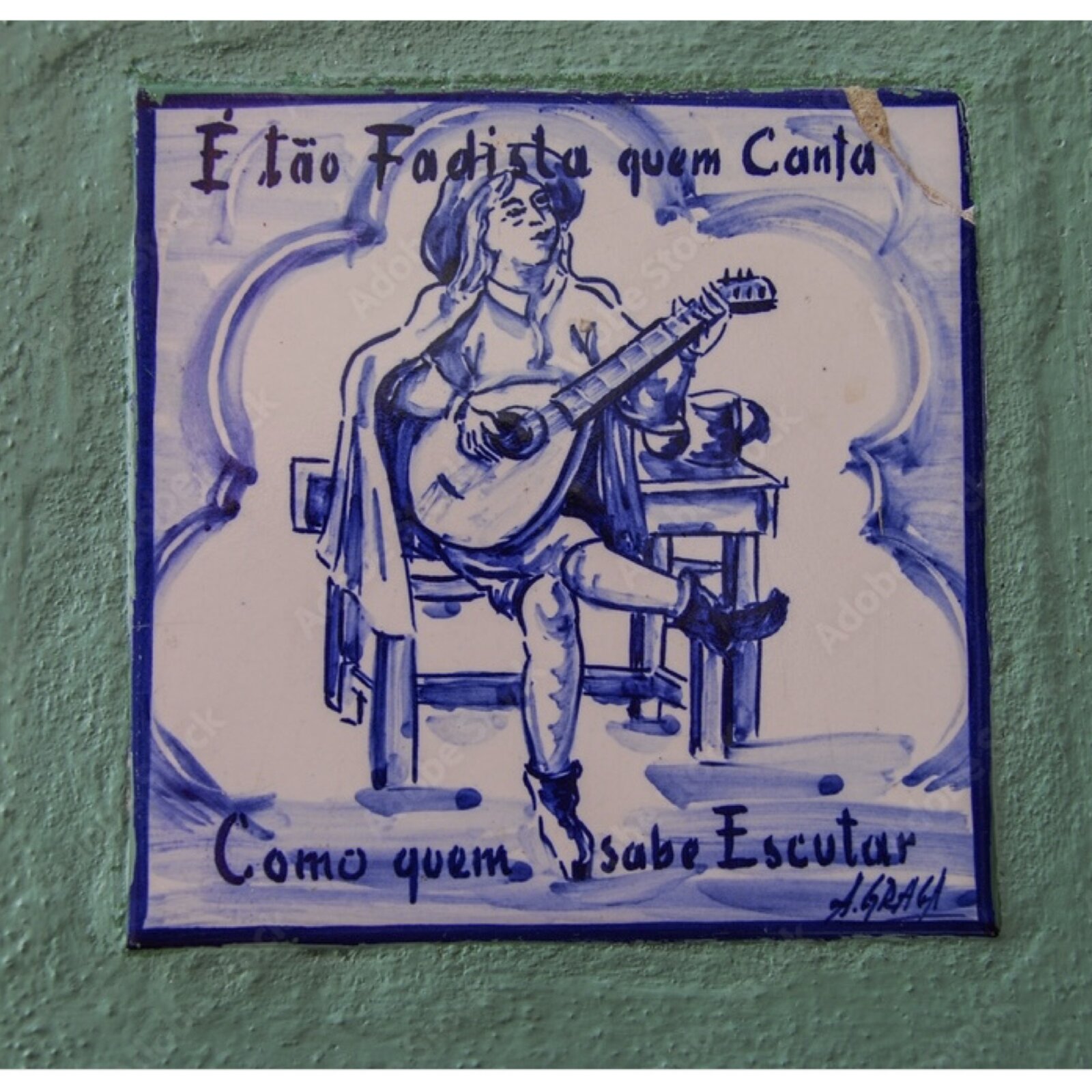 Fado evening in Porto with a Portuguese guitar